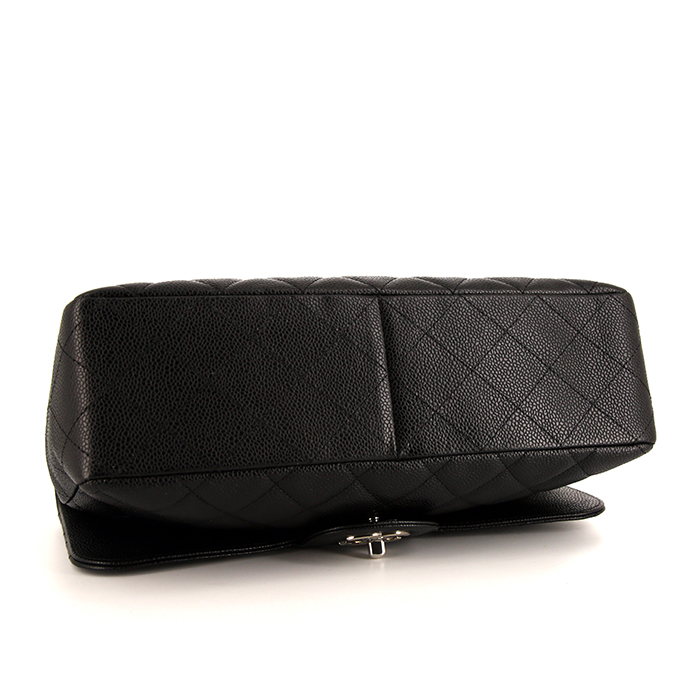 Chanel Timeless jumbo handbag in black quilted grained leather - Detail D5