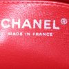Sac bandoulière Chanel Mini Timeless en jersey matelassé rouge - Detail D3 thumbnail
