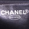 Bolso de mano Chanel Medaillon - Bag en cuero granulado acolchado negro - Detail D3 thumbnail