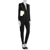 Bolso bandolera Chanel Petit Shopping en cuero acolchado con motivos de espigas blanco y negro - Detail D1 thumbnail