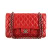 Chanel Timeless Classic bag worn on the shoulder or carried in the hand in red quilted leather - 360 thumbnail