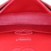 Chanel Timeless Classic bag worn on the shoulder or carried in the hand in red quilted leather - Detail D3 thumbnail