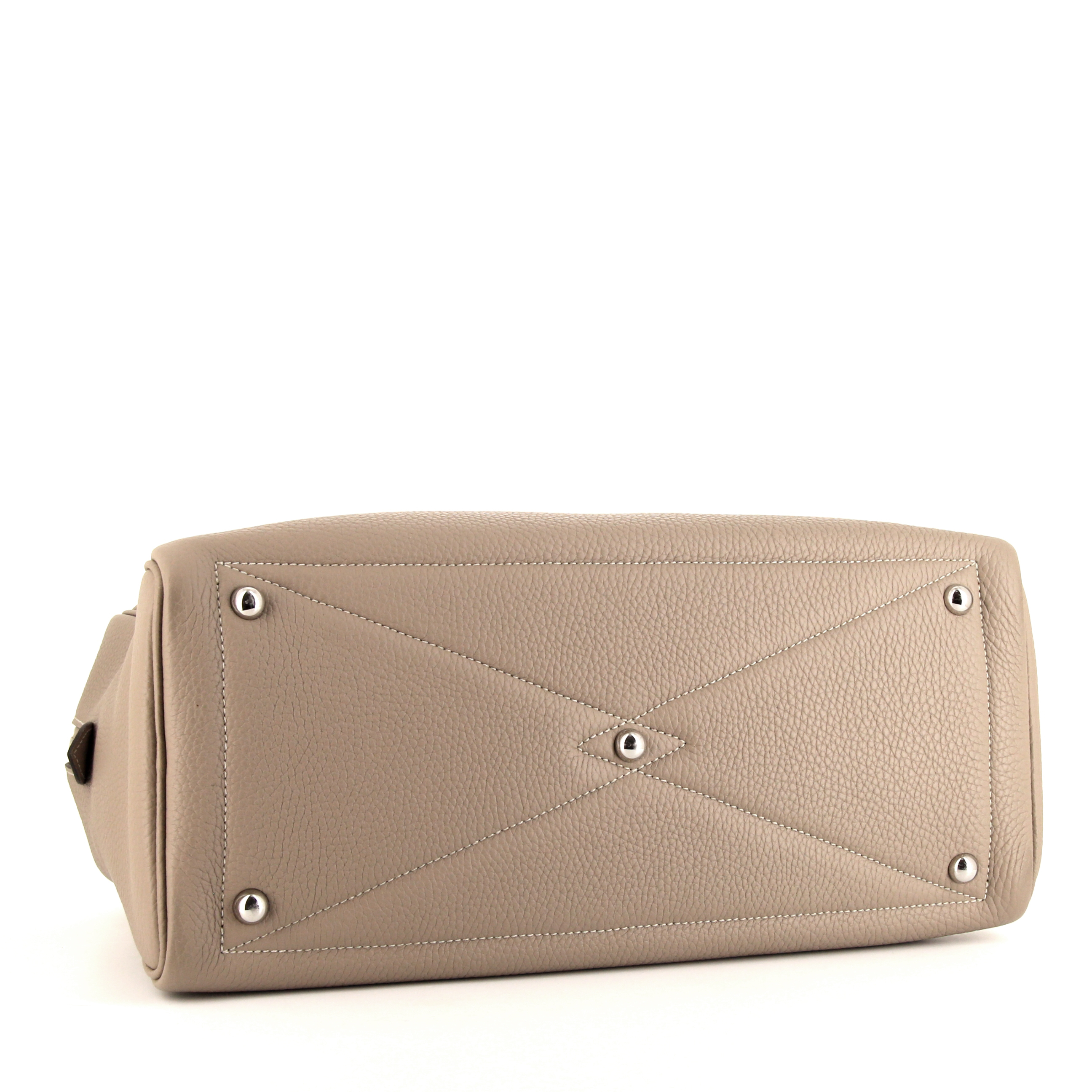 Hermes Victoria handbag in beige clay togo leather - Detail D4