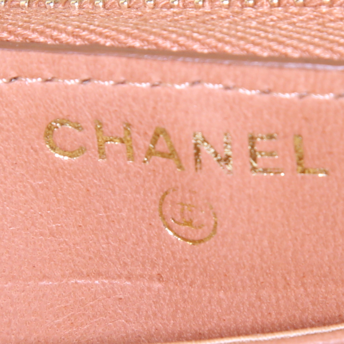 Bolso bandolera Chanel Wallet on Chain en piel de pitón marrón dorada - Detail D3