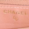 Bolso bandolera Chanel Wallet on Chain en piel de pitón marrón dorada - Detail D3 thumbnail