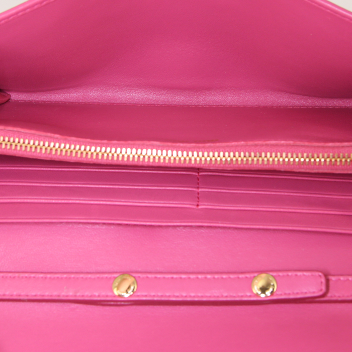 Miu Miu Matelassé shoulder bag in pink quilted leather - Detail D3