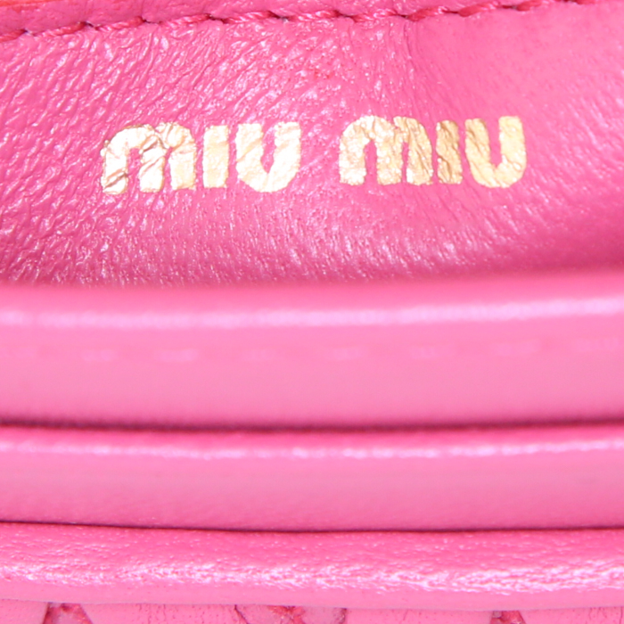 Sac bandoulière Miu Miu Matelassé en cuir matelassé rose - Detail D4