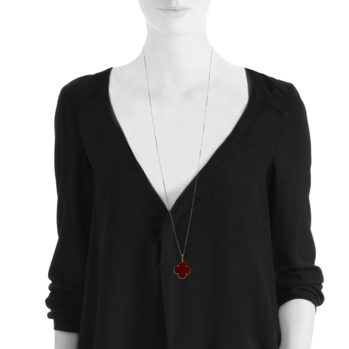 Van Cleef
Arpels Magic Alhambra long necklace in yellow gold and cornelian - Detail D1
