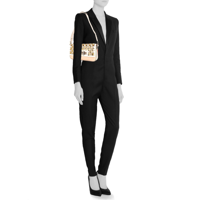 Bolso de mano Fendi Baguette en cuero tricolor gris, rosa y blanco - Detail D1