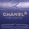 Borsa Chanel 2.55 modello medio in pelle verniciata verde con motivo - Detail D4 thumbnail