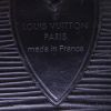 Sac à main Louis Vuitton Speedy 35 en cuir épi noir - Detail D3 thumbnail
