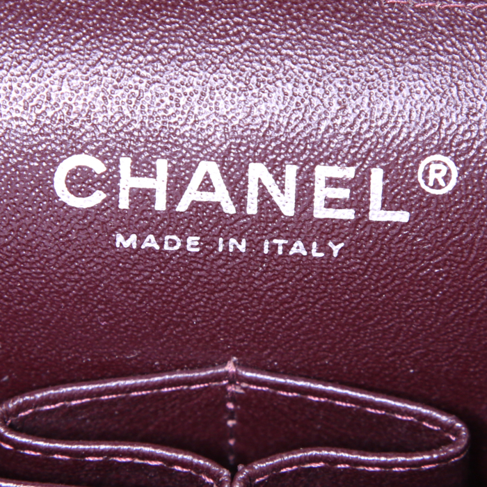 Borsa a tracolla Chanel Timeless jumbo in pelle trapuntata color prugna - Detail D4