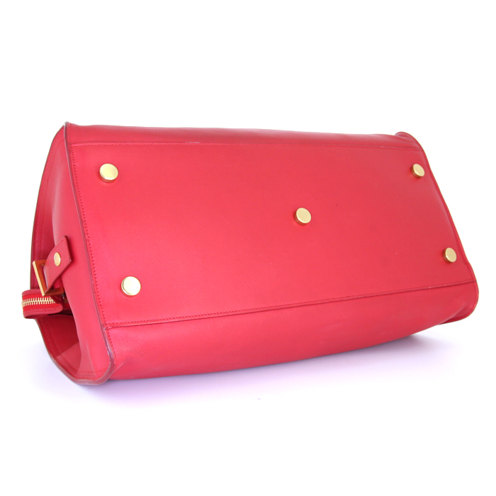 Bolso de mano Yves Saint Laurent Chyc en cuero rojo - Detail D4