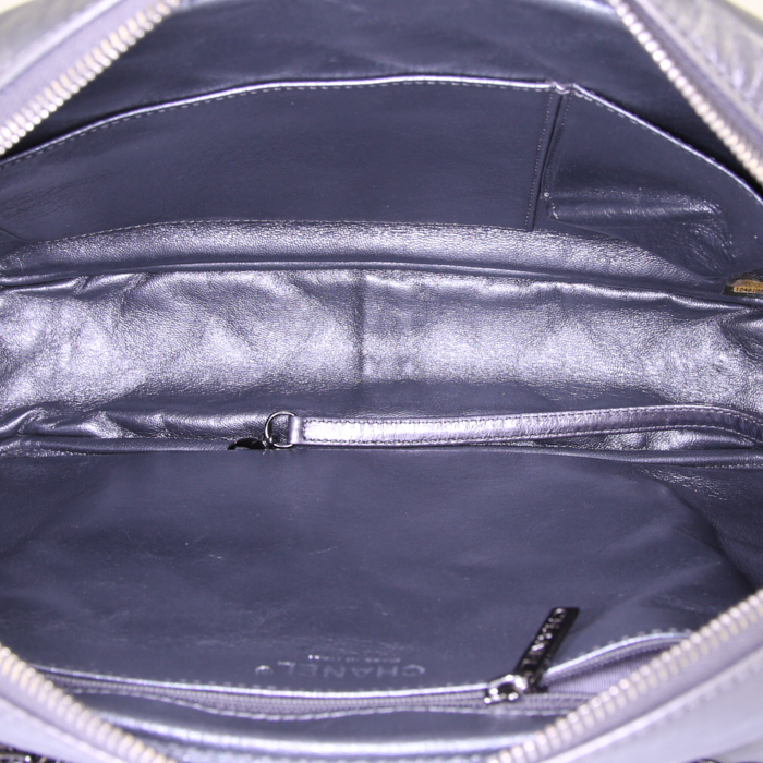 Borsa a tracolla Chanel Camera in pelle trapuntata argentata - Detail D3