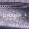 Chanel Camera shoulder bag in silver quilted leather - Detail D4 thumbnail