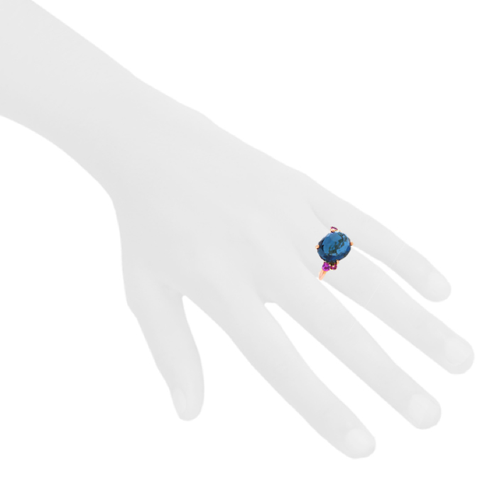 Pomellato Bahia ring in pink gold, topaz and sapphires - Detail D1