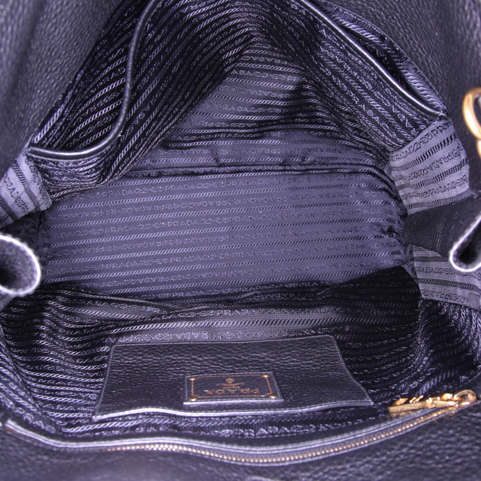 Prada shopping bag in black grained leather - Detail D3