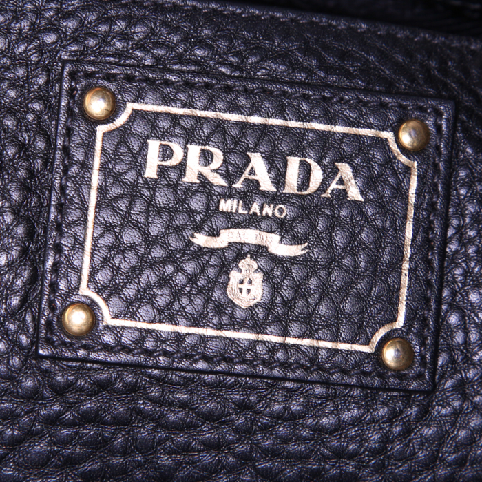 Bolso Cabás Prada en cuero granulado negro - Detail D4