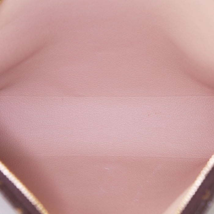 Louis Vuitton Pochette cosmétique in tela monogram marrone e pelle naturale - Detail D2
