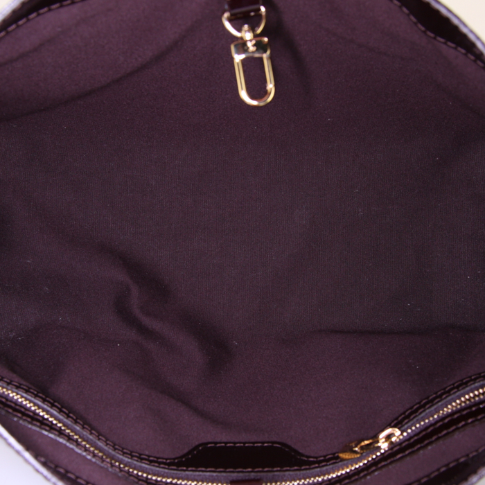 Louis Vuitton Wilshire shopping bag in burgundy monogram patent leather - Detail D2