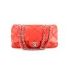 Bolso de mano Chanel Timeless en cuero acolchado rojo - 360 thumbnail