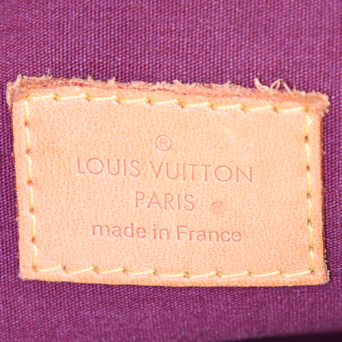 Sac à main Louis Vuitton Alma grand modèle en cuir verni monogram violet - Detail D3