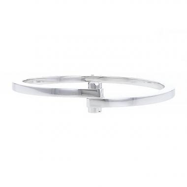 Opening Cartier Menotte bracelet in white gold