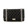 Bolso de mano Chanel 2.55 en cuero acolchado negro - 360 thumbnail
