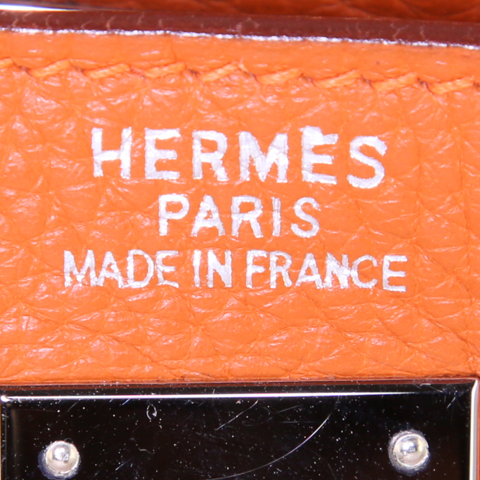 Hermes Kelly 35 cm handbag in orange togo leather - Detail D4