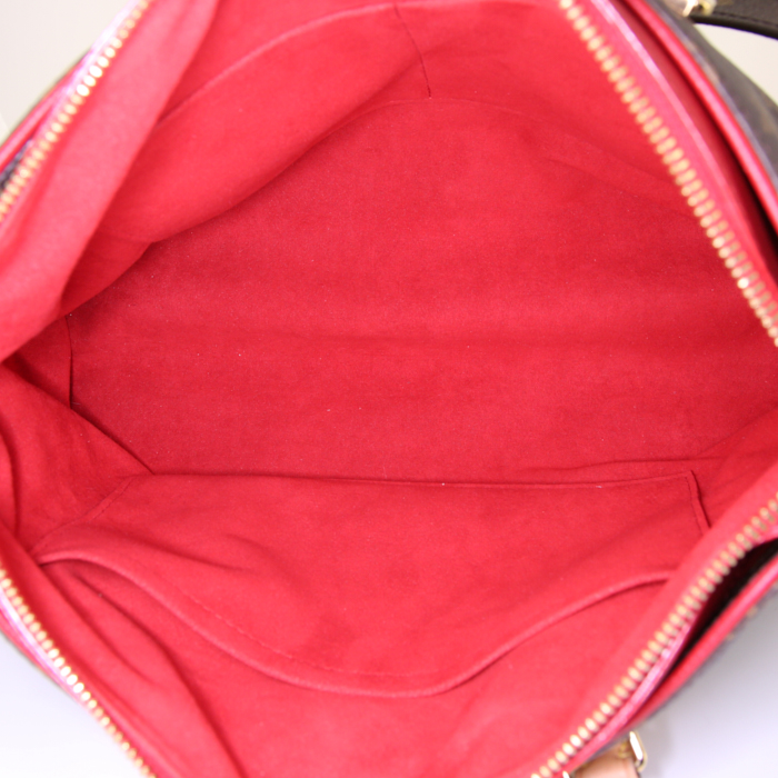Sac à main Louis Vuitton Pallas moyen modèle en toile monogram marron et cuir rouge - Detail D3