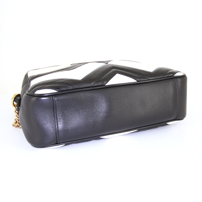 Borsa a tracolla Gucci GG Marmont Camera in pelle bicolore nera e bianca - Detail D4