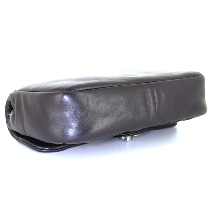 Borsa a tracolla Chanel Timeless jumbo in pelle nera con motivo - Detail D5