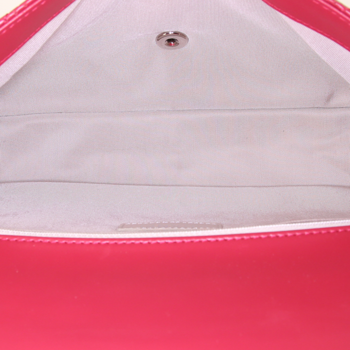 Chanel Timeless handbag in red quilted leather - Detail D2
