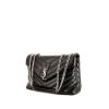 Bolso bandolera Saint Laurent Loulou modelo mediano en cuero acolchado con motivos de espigas negro - 00pp thumbnail