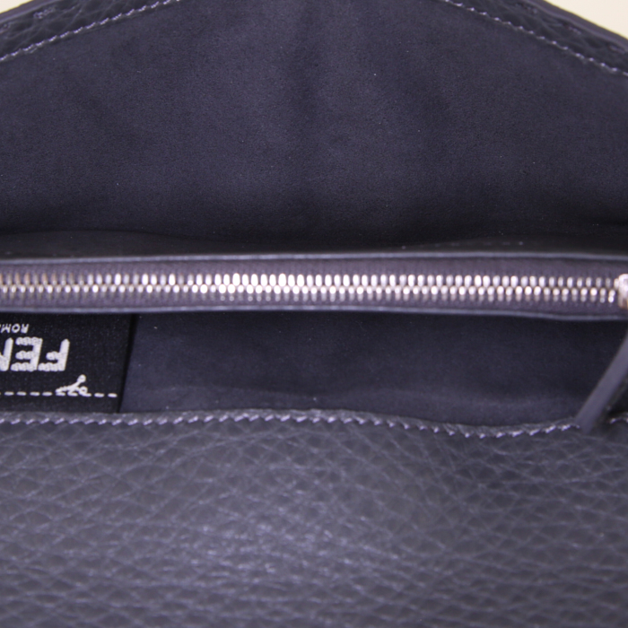 Portefeuille Fendi Selleria en cuir grainé gris - Detail D2