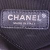 Borsa a tracolla Chanel Gabrielle  modello piccolo in pelle trapuntata a zigzag nera - Detail D3 thumbnail