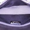 Bolso de mano Chanel Timeless en tweed acolchado negro y blanco - Detail D2 thumbnail