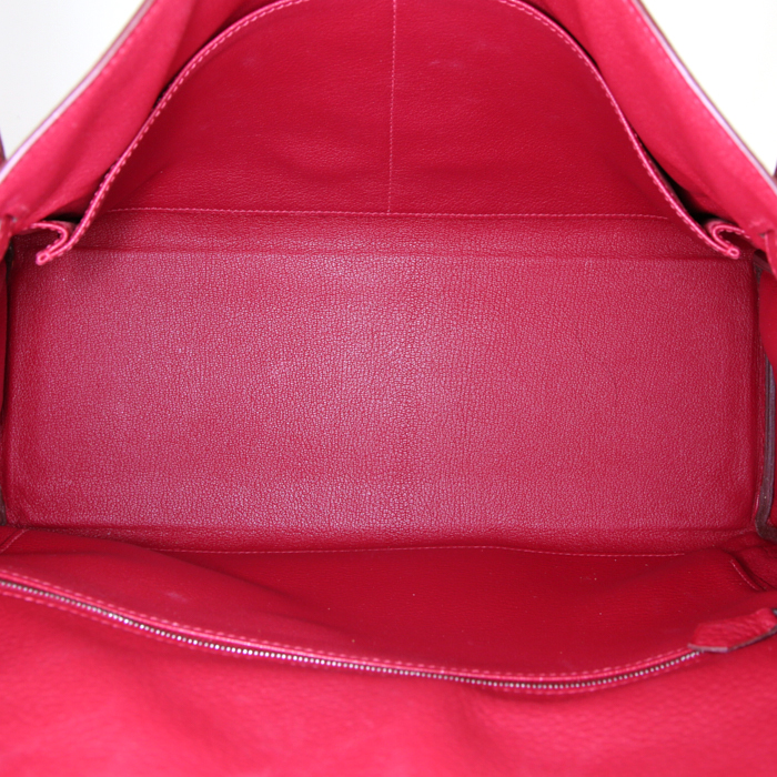 Hermes Kelly 35 cm handbag in red Garance togo leather - Detail D3