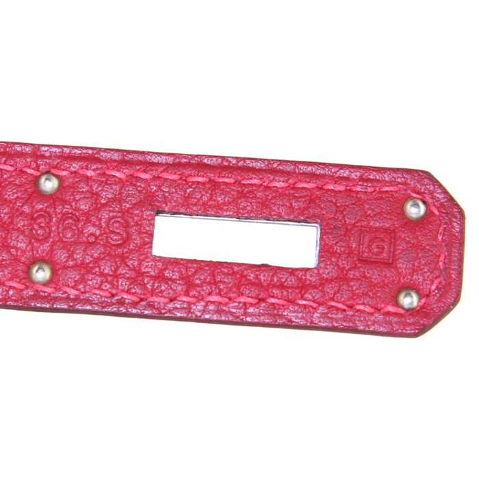 Hermes Kelly 35 cm handbag in red Garance togo leather - Detail D5