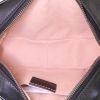 Bolso bandolera Gucci GG Marmont modelo pequeño en cuero acolchado negro - Detail D2 thumbnail