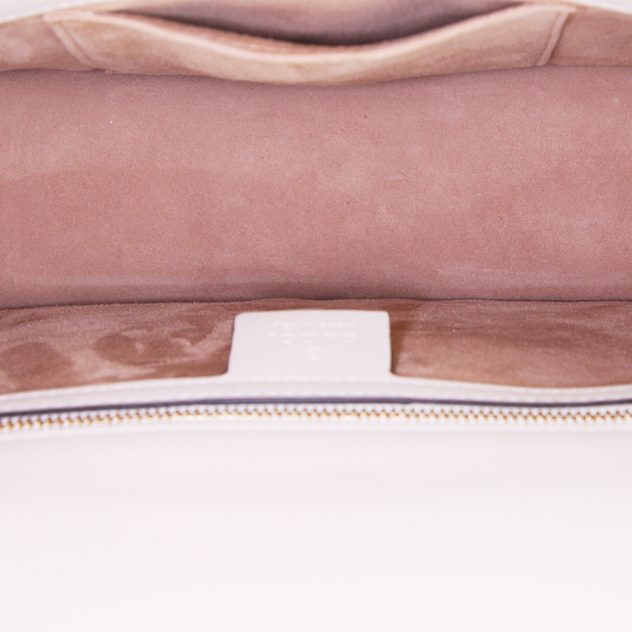 Gucci Sylvie shoulder bag in white leather - Detail D3