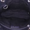 Bolso de mano Chanel Shopping PTT en cuero granulado acolchado negro - Detail D2 thumbnail