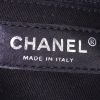Sac à main Chanel Shopping PTT en cuir grainé matelassé noir - Detail D3 thumbnail