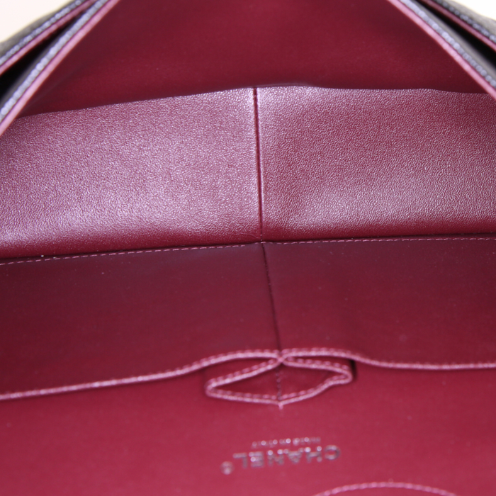 Borsa a tracolla Chanel Timeless jumbo in pelle martellata e trapuntata nera - Detail D3