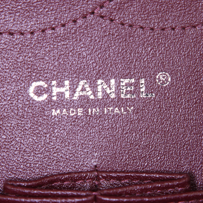 Sac bandoulière Chanel Timeless jumbo en cuir grainé matelassé noir - Detail D4