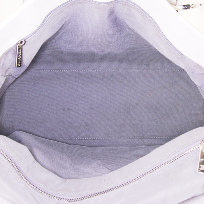 Sac cabas Chanel Executive en cuir grainé blanc - Detail D3