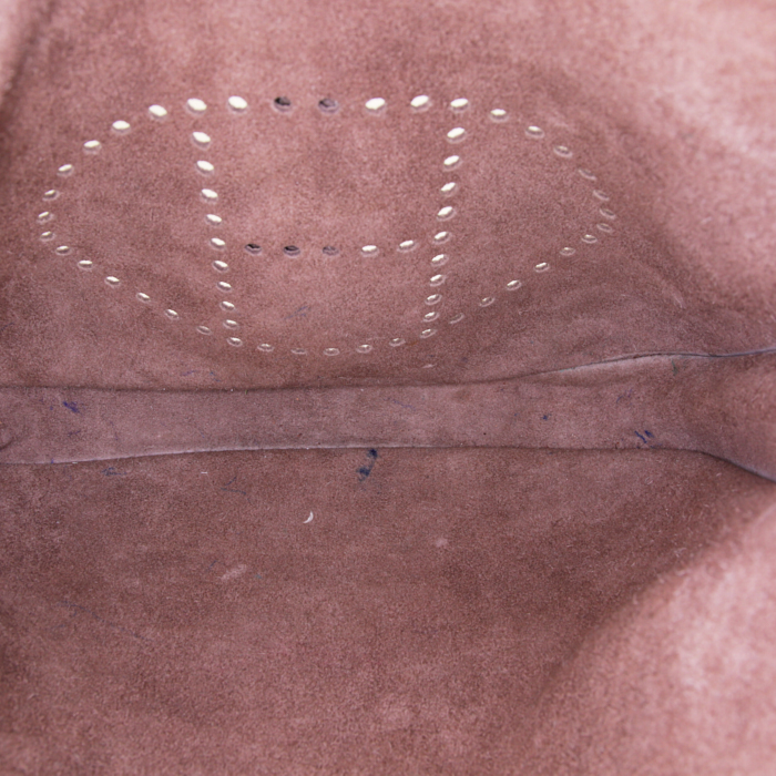 Bolso bandolera Hermès Evelyne III modelo grande en cuero togo marrón etoupe - Detail D2