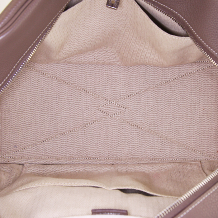 Hermes Victoria handbag in etoupe togo leather - Detail D2
