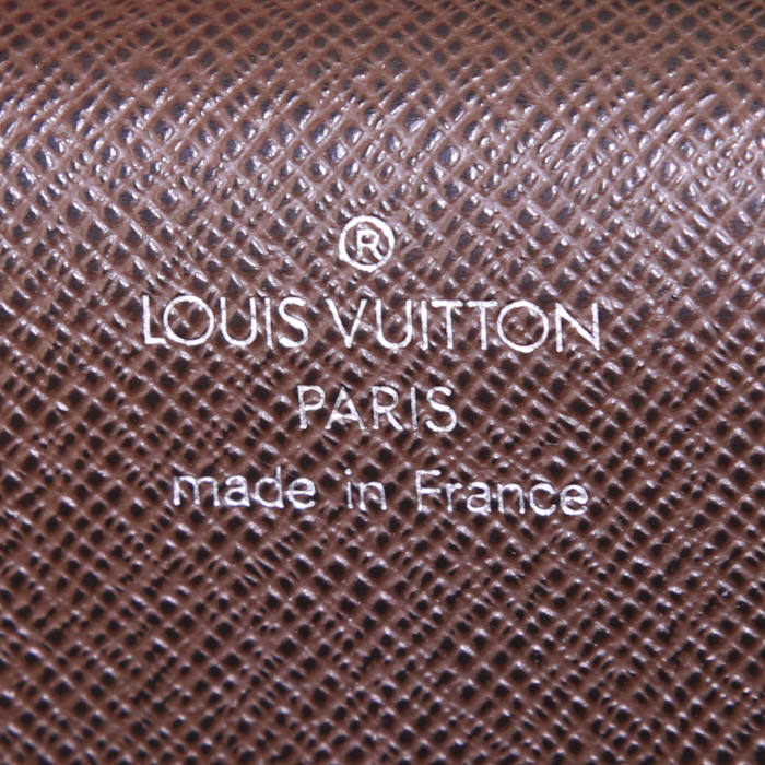 Porte-documents Louis Vuitton Robusto en cuir taiga marron - Detail D3