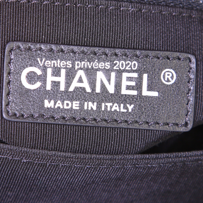 Sac à main Chanel Timeless en tweed noir vert et blanc - Detail D4